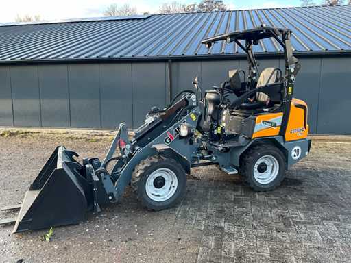 2023 Giant G2200 X-TRA HD Shovel