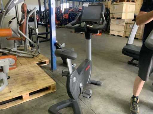 Life Fitness 95c enage uprightbike Home Trainer