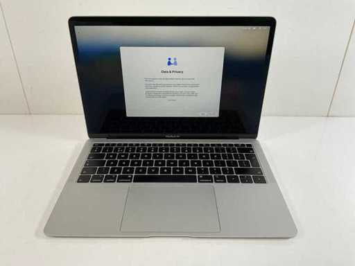 Apple MacBook Air 13", DualCore i5, 8GB RAM, 256GB NVMe Laptop