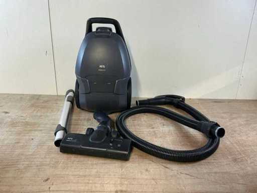 Aspirator AEG Animal 8000