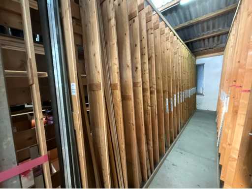 Randen, plinten en gipsen afwerkingsprofielen