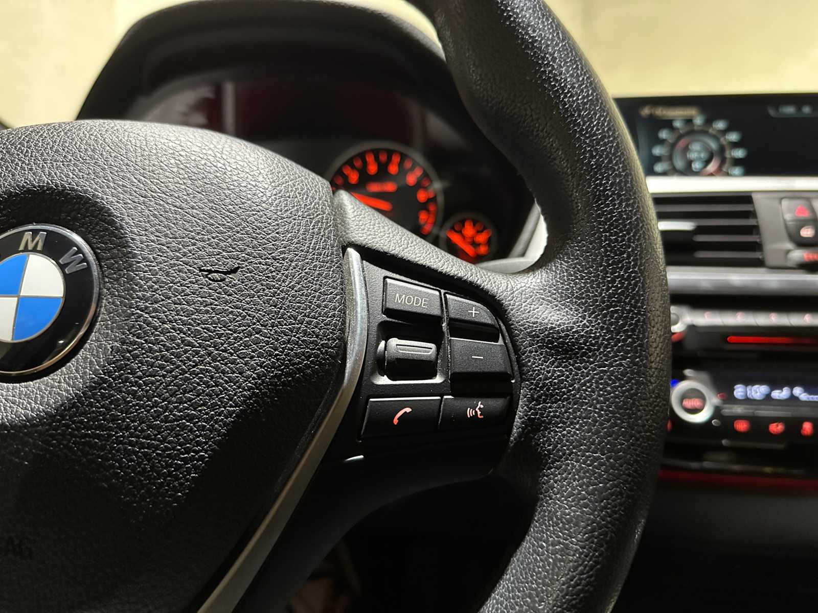BMW 320i Automatic Centennial High Executive 184hp 2016 3-Series Touring, JR-371-D