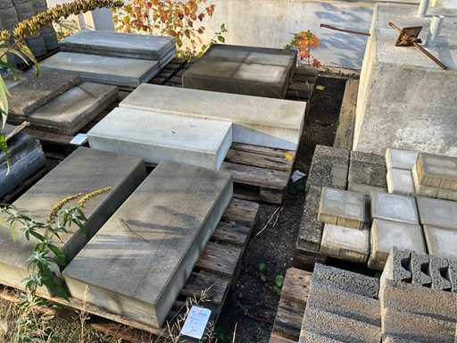 Betonelemente auf Palette (3x)