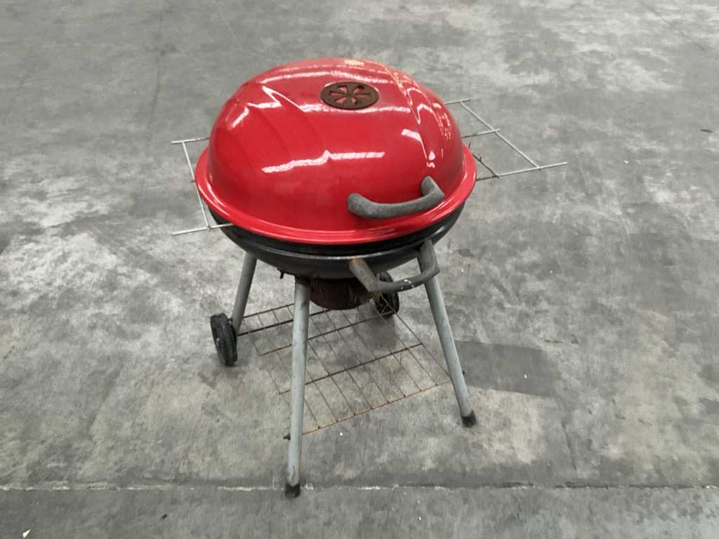 Barbecue à charbon NN d’un diamètre env. 60 cm.