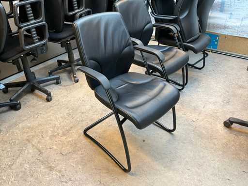 Giroflex 64 Lederen Design vergaderstoelen (6x)