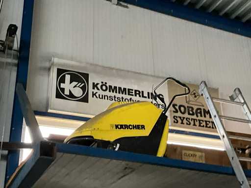 Floor cleaner KÄRCHER KSM 700 BAT