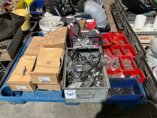 Série de différents fixateurs