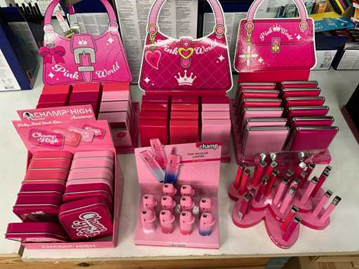 Champ Mix propose divers produits de fumage dans le thème rose