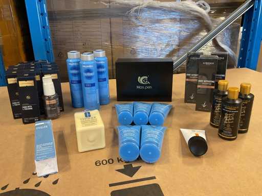 Batch of various cosmetics 