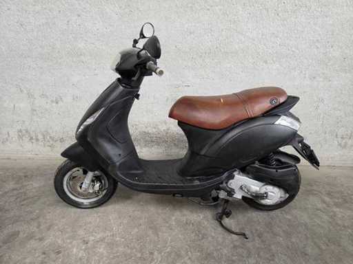 Piaggio - Scooter - Zip - 4T 25km version d014gf