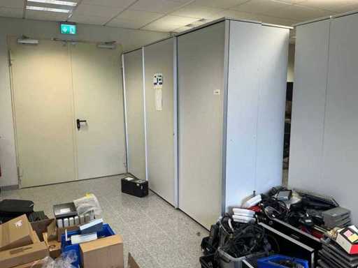Büroschrank mit Inhalt