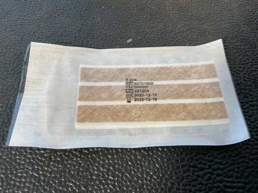 Mediplast - Striscia adesiva 13x100mm (ds a 300 pezzi) (16x)