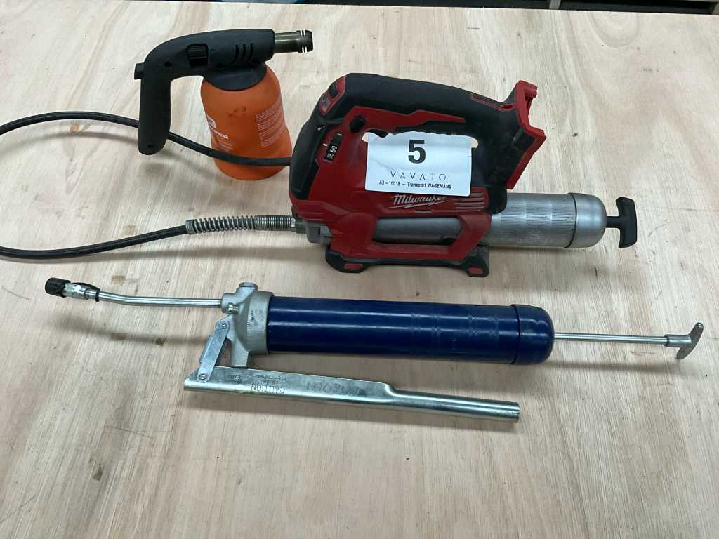 MILWAUKEE M18GG Cordless grease gun