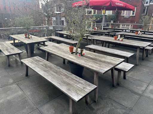 Hutten - Terrastafel met boom