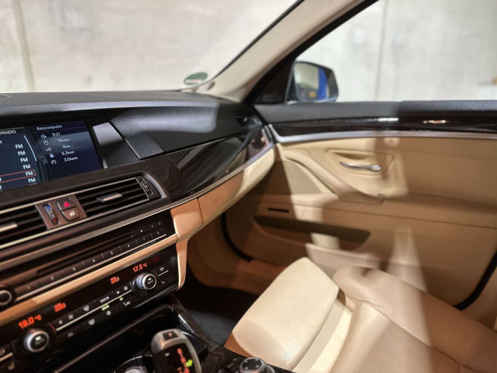 BMW 528xi Touring High Executive 245pk (Origineel-NL) 2012 5-serie, 89-TXH-2