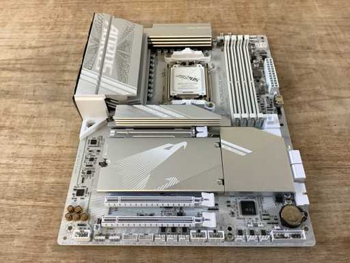 GIGABYTE X870 AORUS ELITE WIFI7 ICE-Mainboard