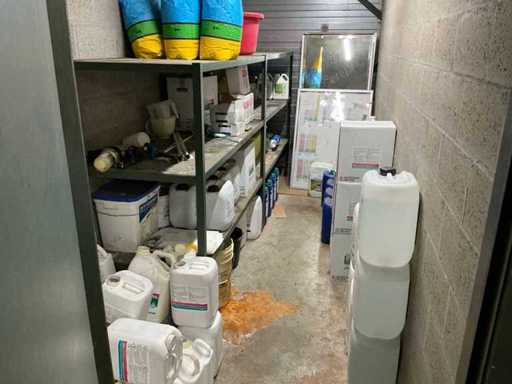 Partij diverse gazon behandeling produkten