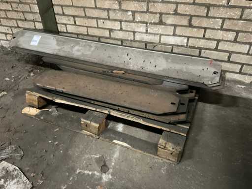 Serie de plăci îndoite