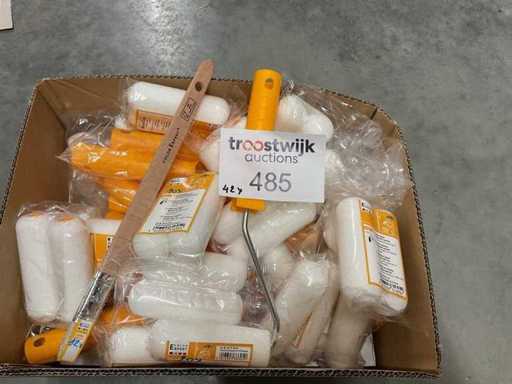 42x Farbroller mit Halterung; Ersatzspulen; Lackpinsel