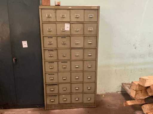 Metalen werkplaatskast met inhoud