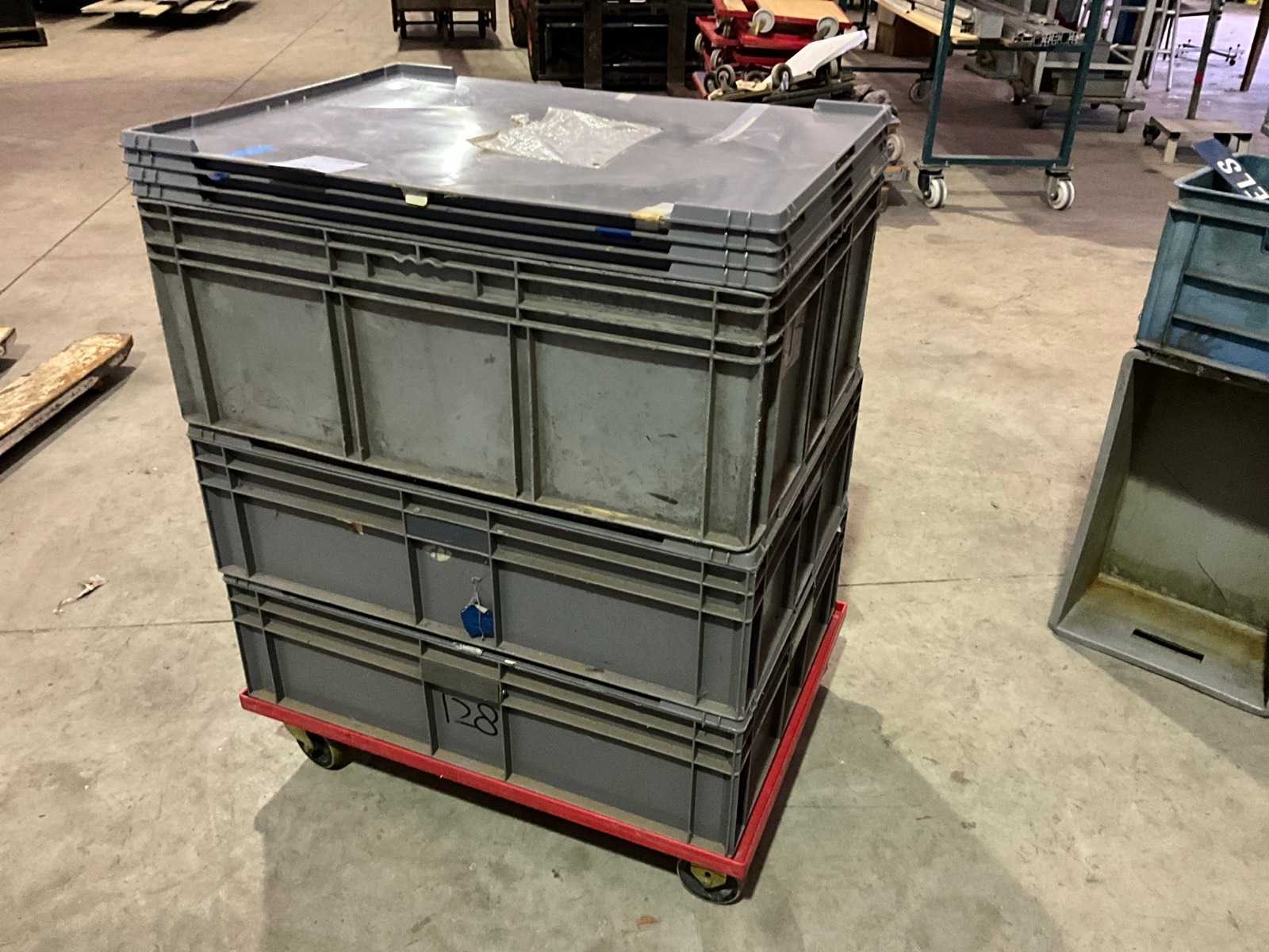 Stacking crate (3x)
