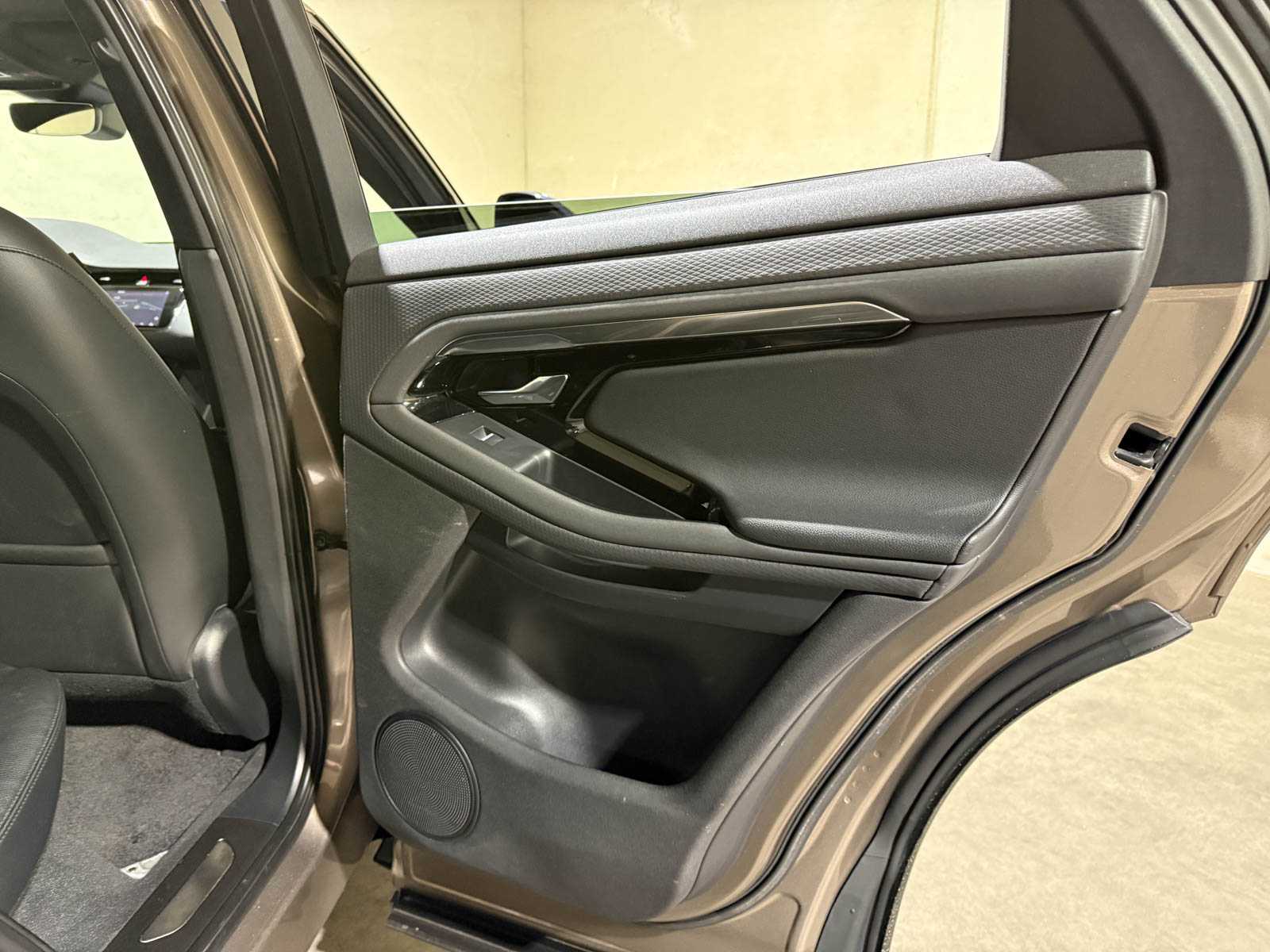 Land Rover Range Rover Evoque 2.0 D150 AWD HSE R-Dynamic 150hp 2020 (Original-NL), H-933-PP