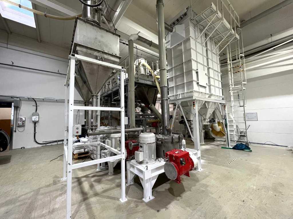 Classifier mill CCM300 with tubular screw conveyor and mill filter