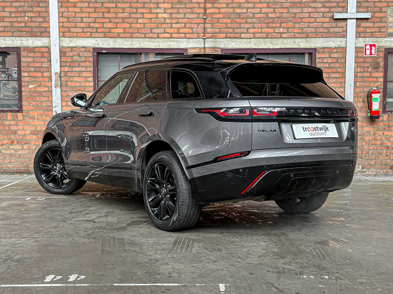 Land Rover Range Rover Velar 2.0 I4 AWD SE 179pk 2018, T-940-TJ