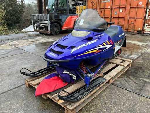 Polaris 550 Schneemobil