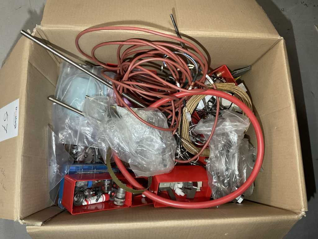 Batch of miscellaneous parts soldering machines
