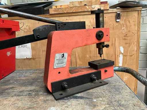 Manuform Ponsmachine
