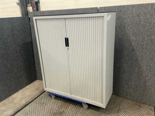 Armadietto veneziano per ciechi