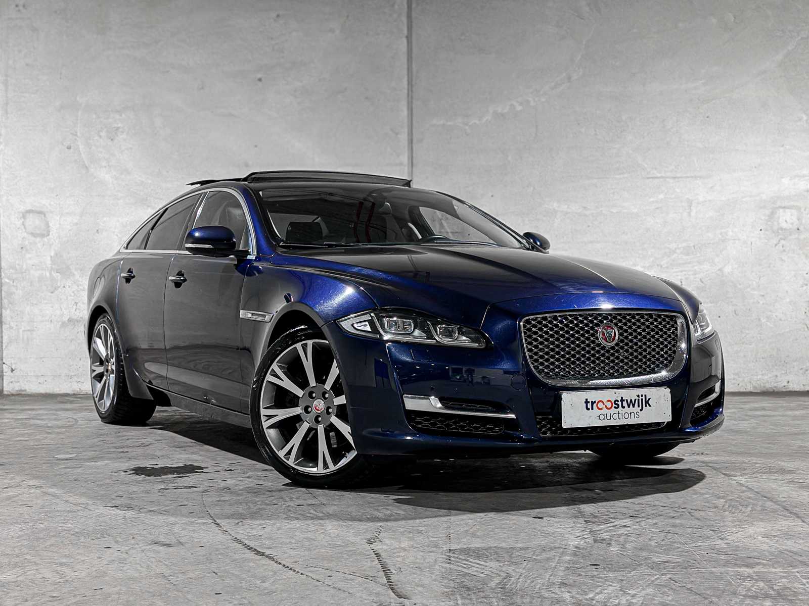 Jaguar XJ 3.0 D Premium Luxury 300hp 2016, RV-612-X