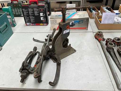 Różne narzędzia ręczne (4x)