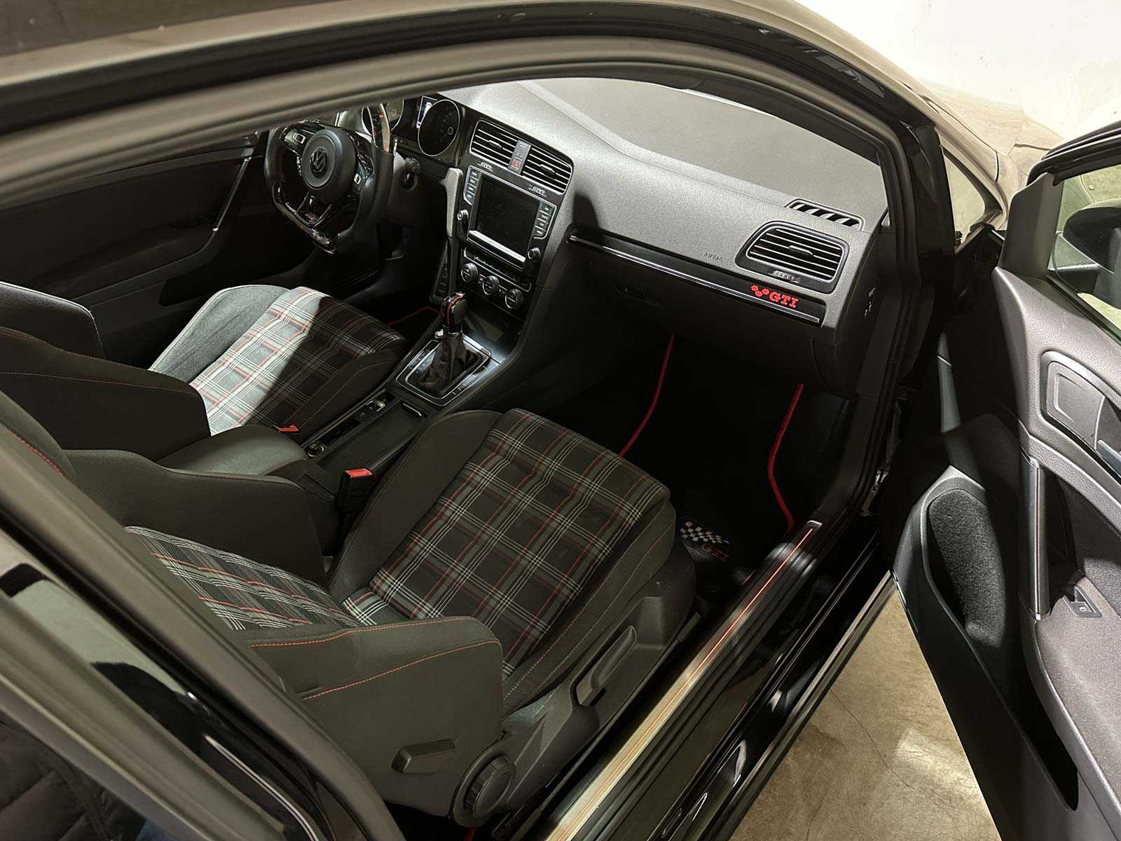 Volkswagen Golf GTI Performance (VII / MK7 / Golf 7) 396pk 2014