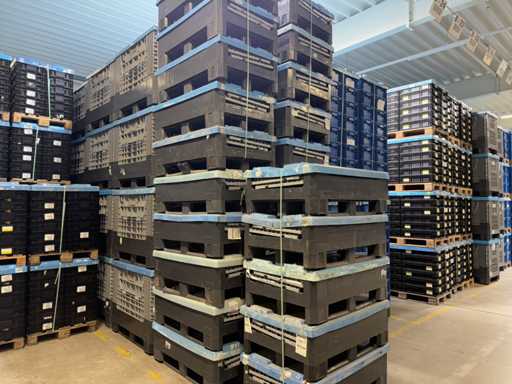   73 Pallet Containers