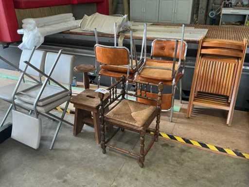 Diverse eetkamer -en klapstoelen
