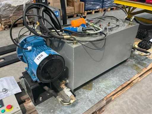 Groupe d’huile Rexroth avec pompe variable + réservoir d’huile