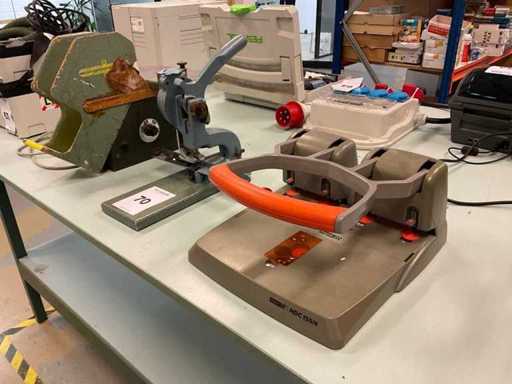 Macchina rapida HDC 150/4 per agitare, macchina per occhielli e perforatrice