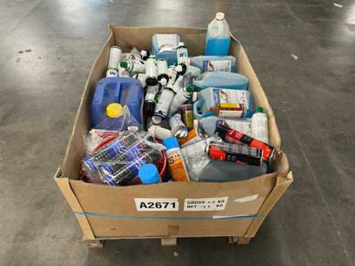 Partia produktów konserwacyjnych i czyszczących