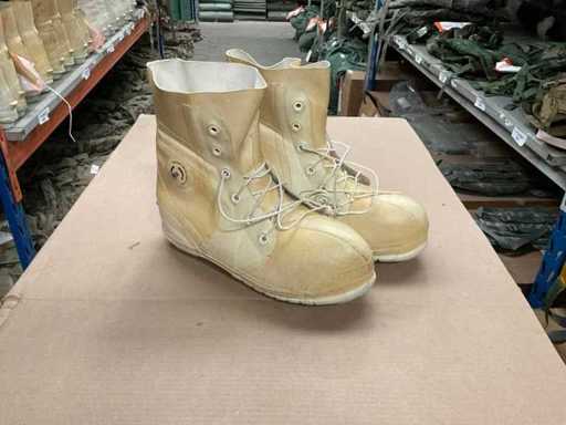 Size 11 Extreme cold weather bunny boot