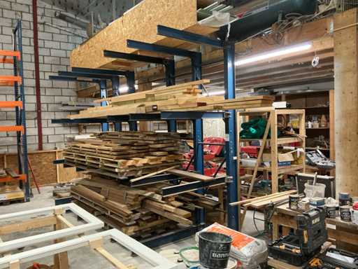 Cantilever rack