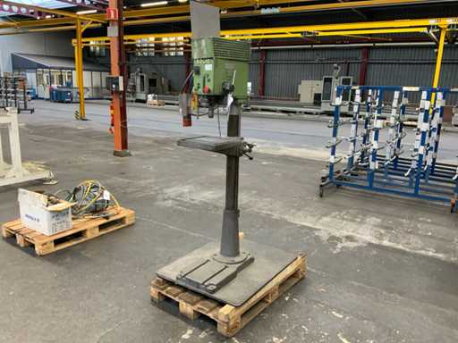 Machine de forage à colonne solide B15