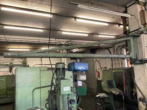 Grue à bras pivotant Abus GM1 / 250 kg 1991 (montée sur colonne)