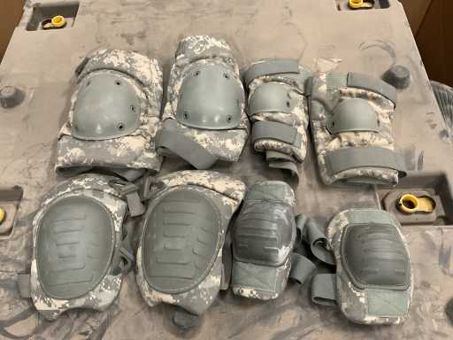 Knee and elbow pad set (150x)