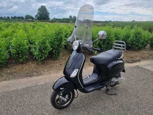 Vespa - LX 150 - Motorcycle