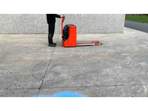 e93cff7d-300a-4726-a98e-351abbbc45f9.mp4