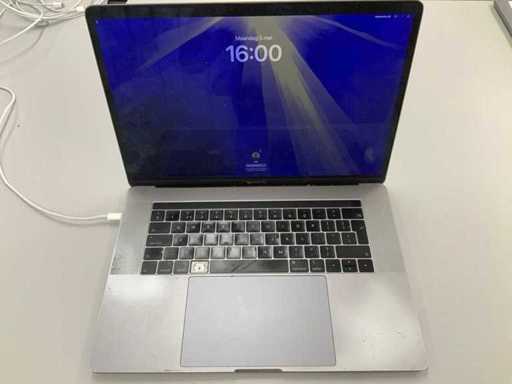 Apple A1990 15-Zoll MacBook Pro MR932LL/A Laptop FMI
