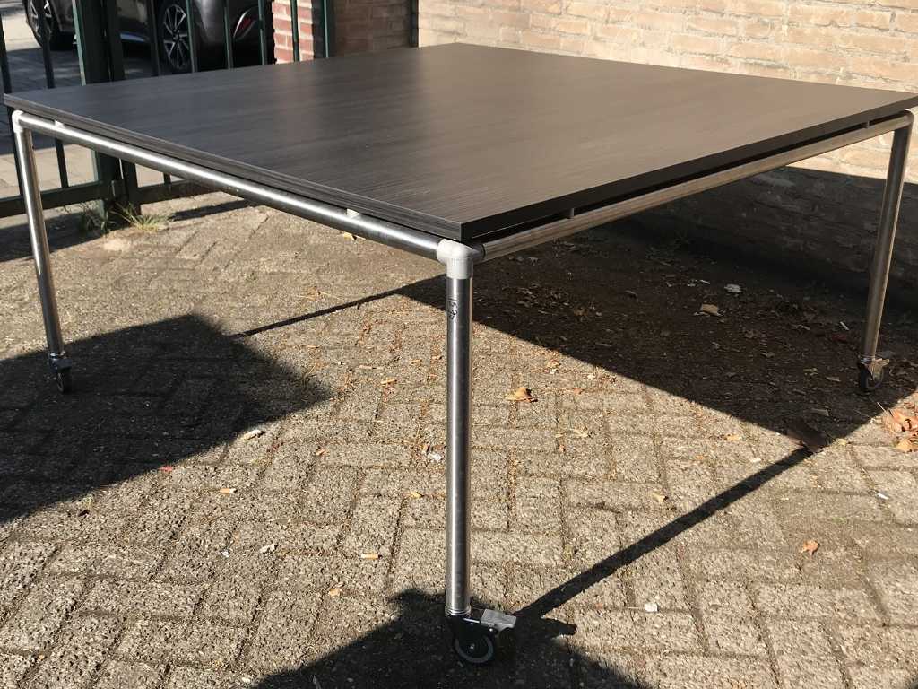 Canteen table mobile (2x)