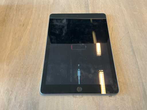 Tablet Apple Ipad 6. generacji (32 GB, Wi-Fi + sie? komórkowa)